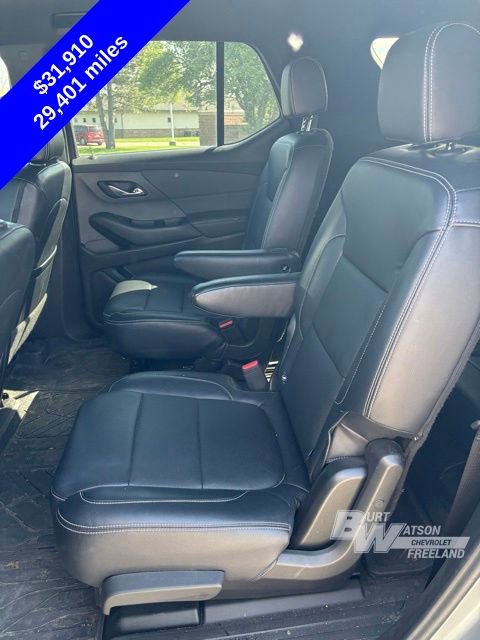 Used 2023 Chevrolet Traverse LT w/ Midnight/Sport Edition AWD/4WD image 19