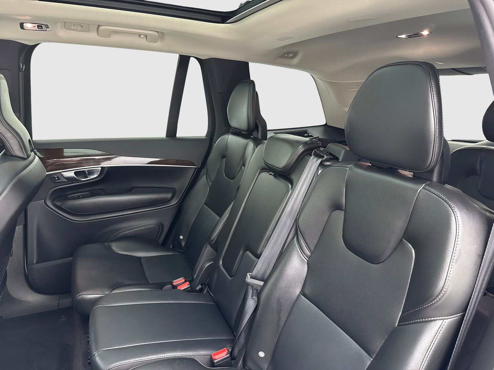 Used 2019 Volvo XC90 T5 Momentum w/ Protection Package Premier FWD image 36