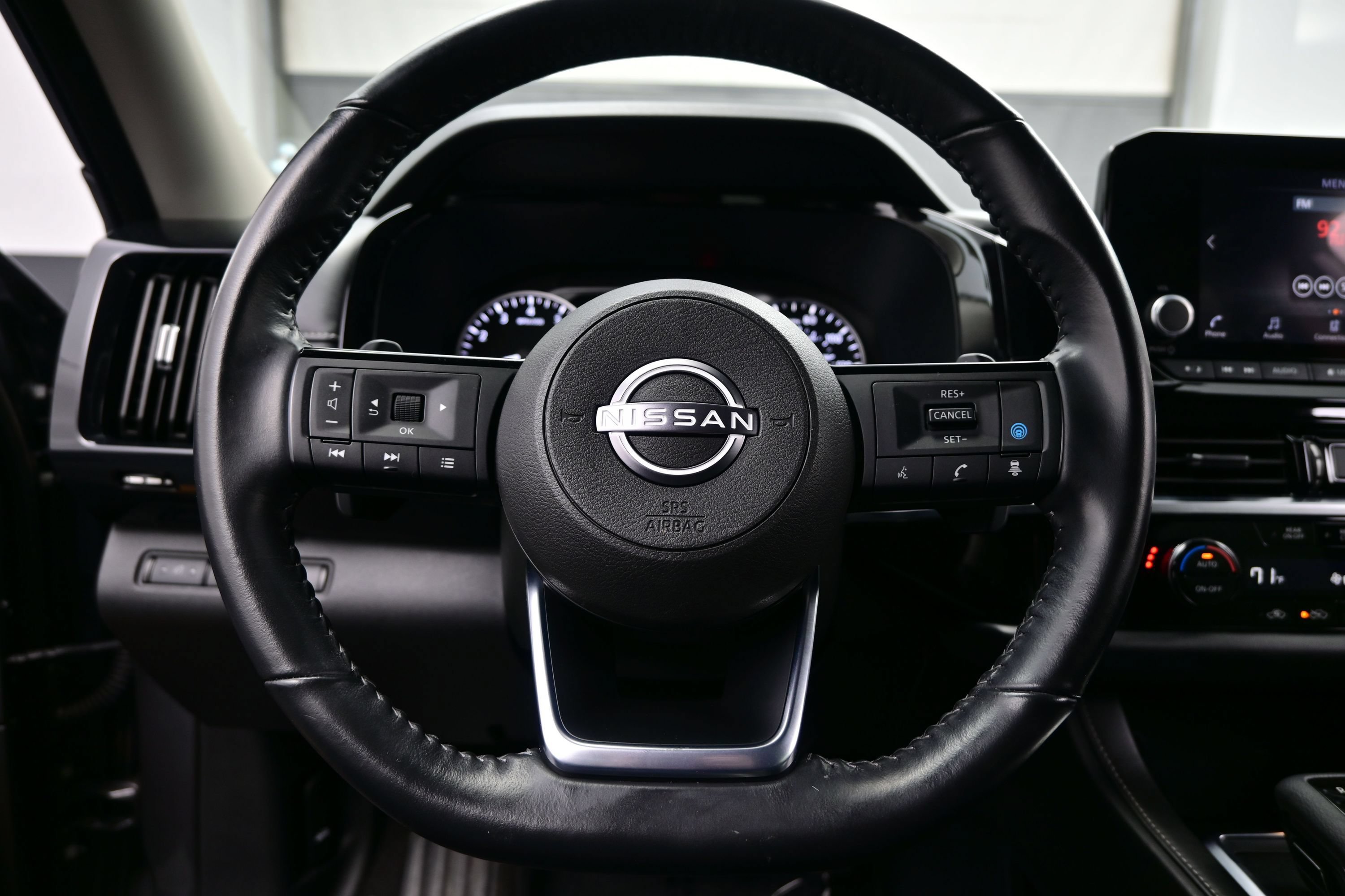 Used 2023 Nissan Pathfinder SV AWD/4WD image 25