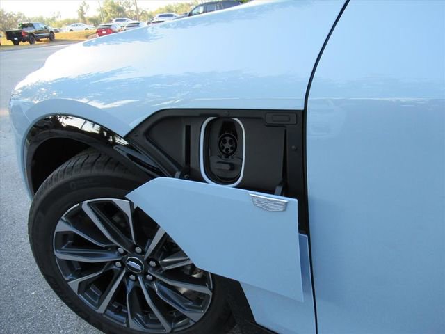 New 2026 Cadillac Lyriq Sport image 8