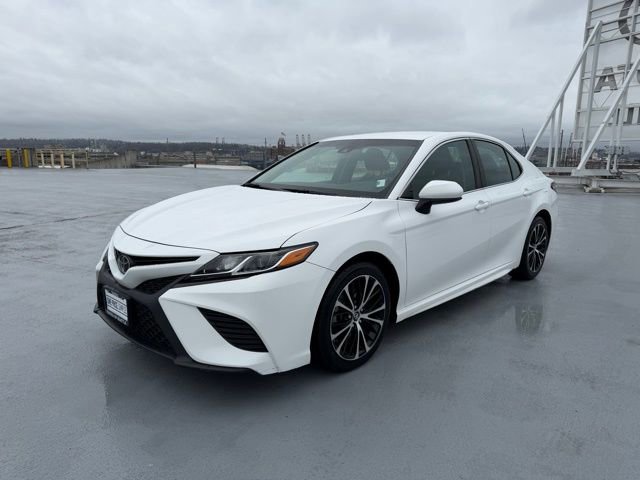 Used 2018 Toyota Camry SE image 3