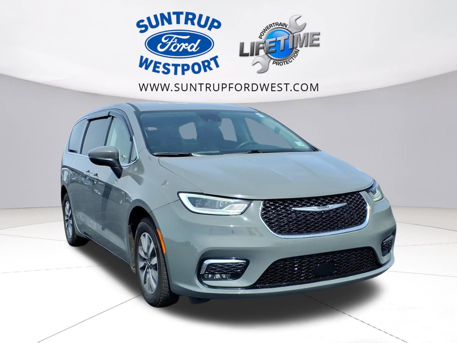 Used 2023 Chrysler Pacifica Touring-L