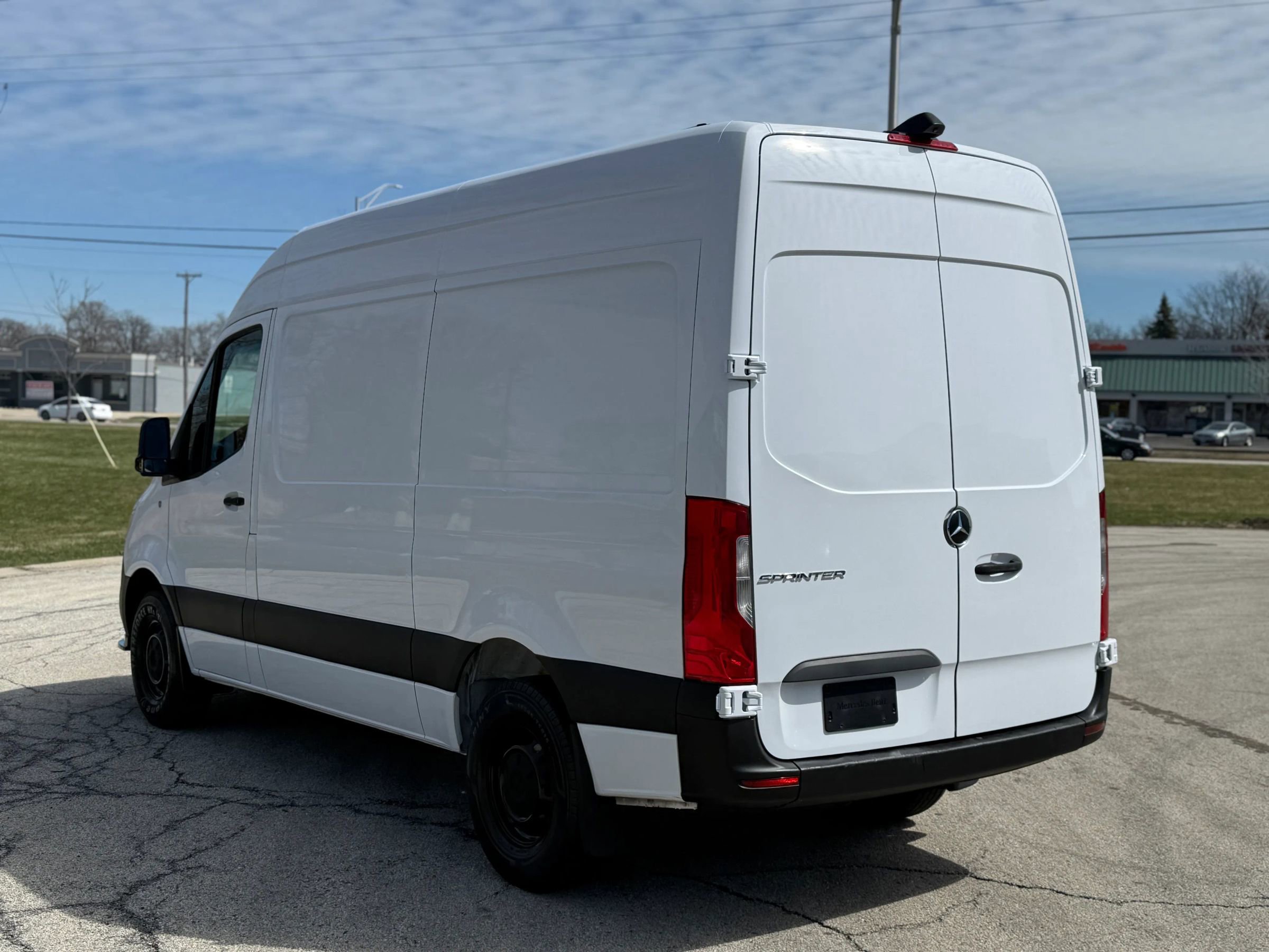 Used 2019 Mercedes-Benz Sprinter 144 image 4