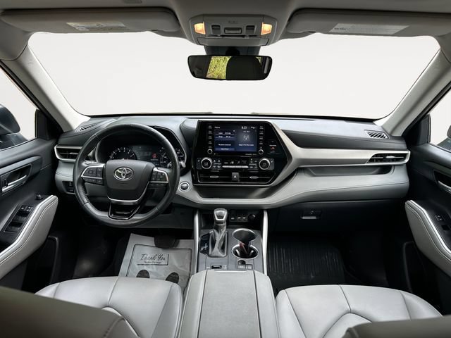 Used 2020 Toyota Highlander XLE FWD image 10