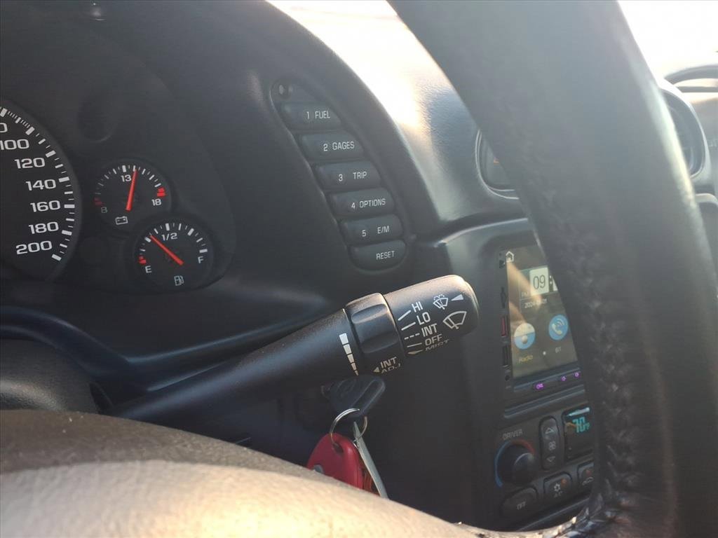 Used 2001 Chevrolet Corvette Coupe w/ Preferred Equipment Group1 image 22