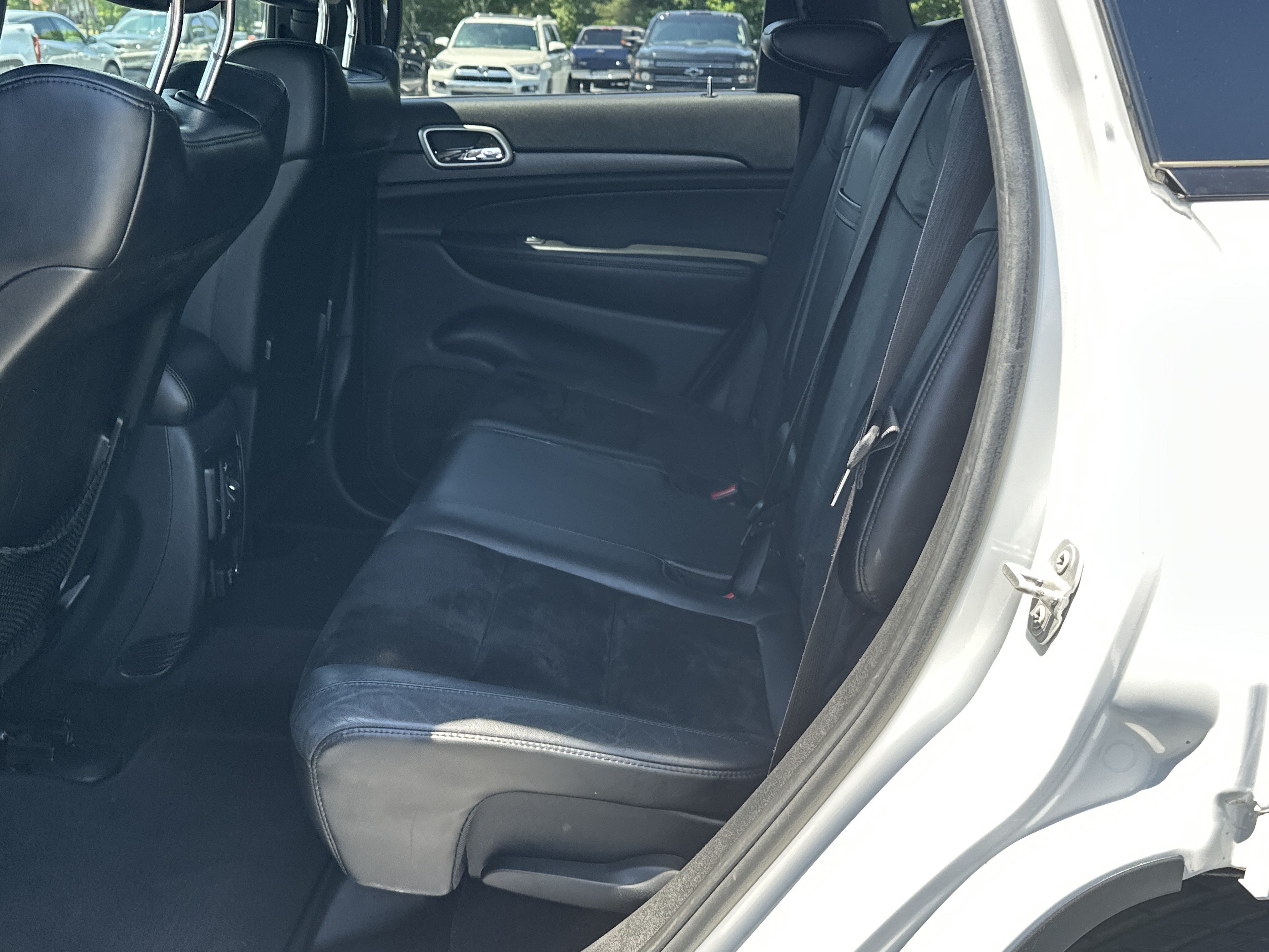 Used 2018 Jeep Grand Cherokee Altitude RWD image 16