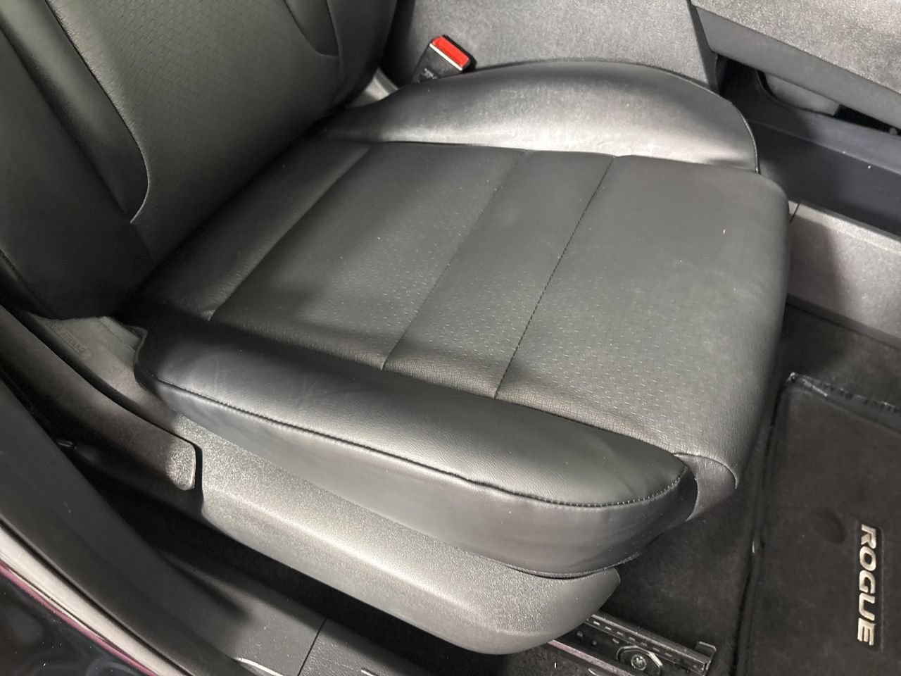 Used 2021 Nissan Rogue SV w/ Premium Package FWD image 30