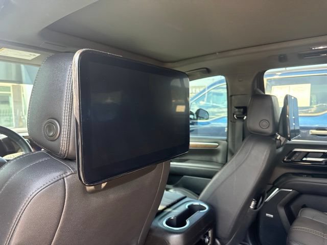 Used 2025 Chevrolet Suburban High Country AWD/4WD image 20