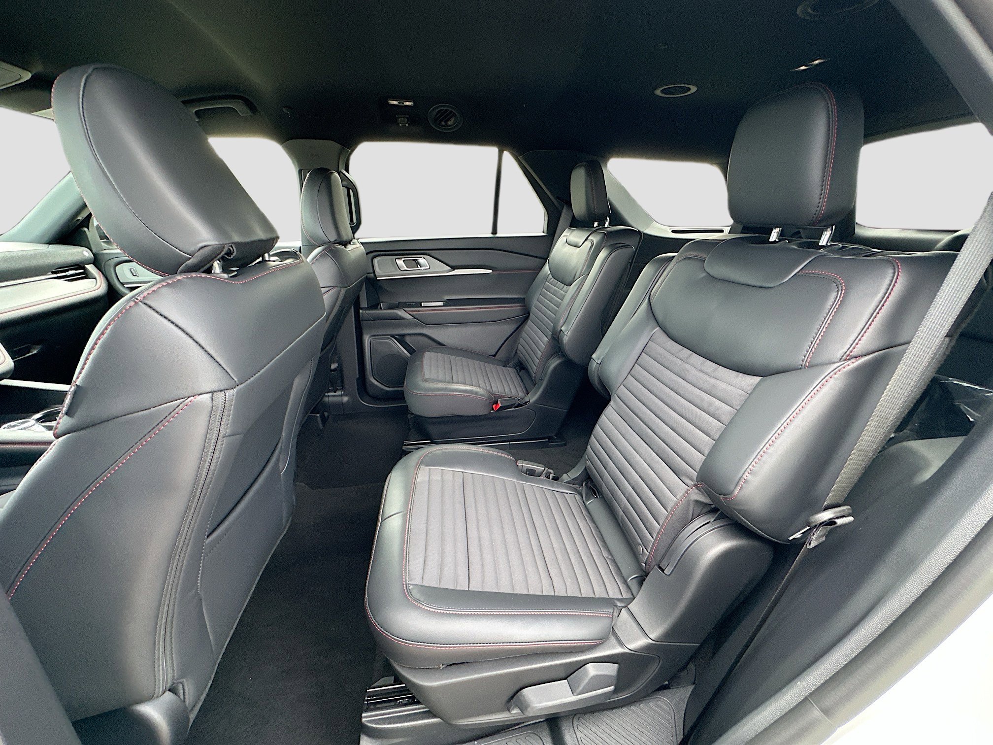 New 2026 Ford Explorer ST-Line image 17