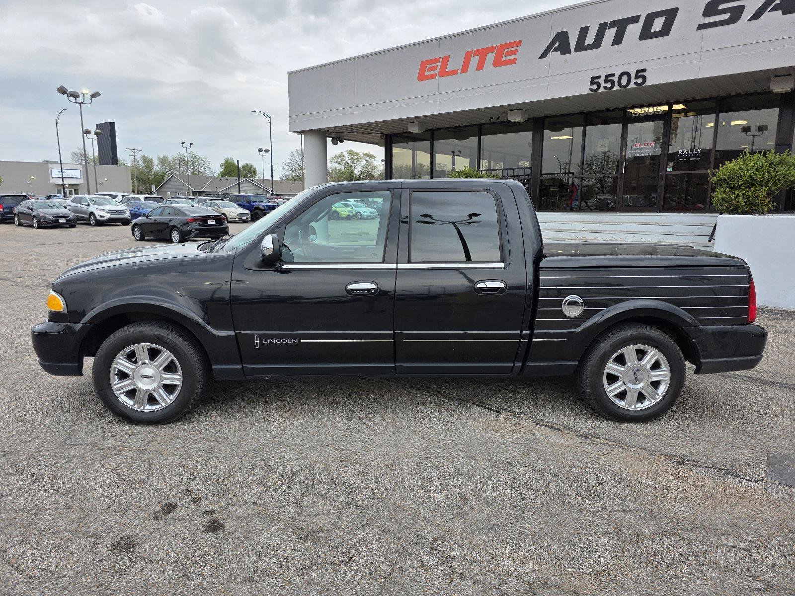 Used 2002 Lincoln Blackwood image 10