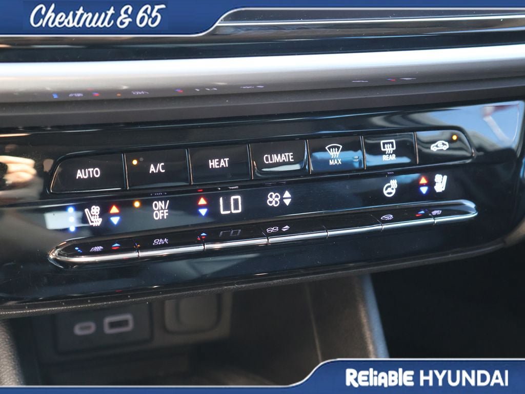 Used 2023 Chevrolet Bolt EUV Premier w/ Sun & Sound Package FWD image 37