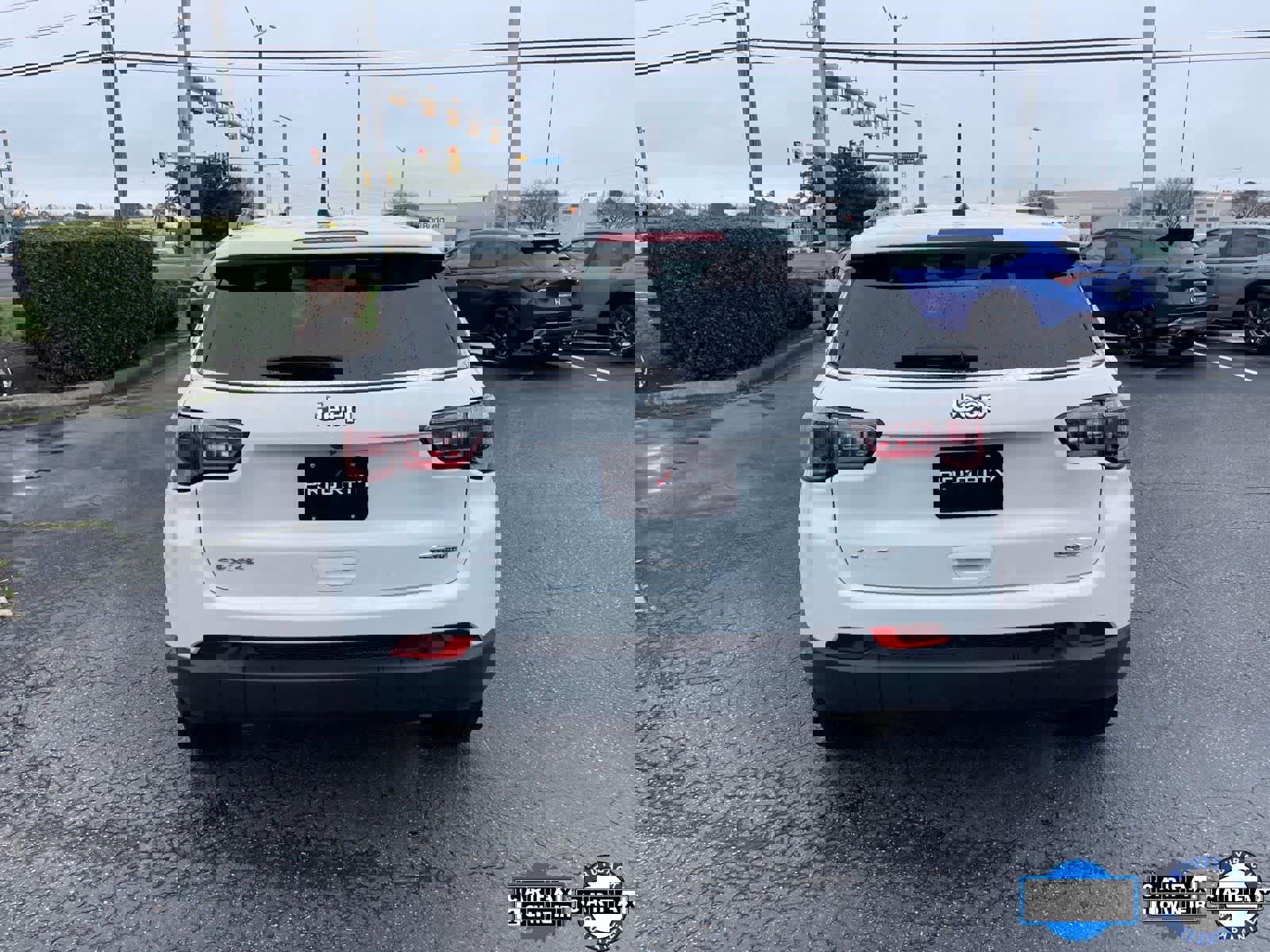 Used 2024 Jeep Compass Latitude image 4