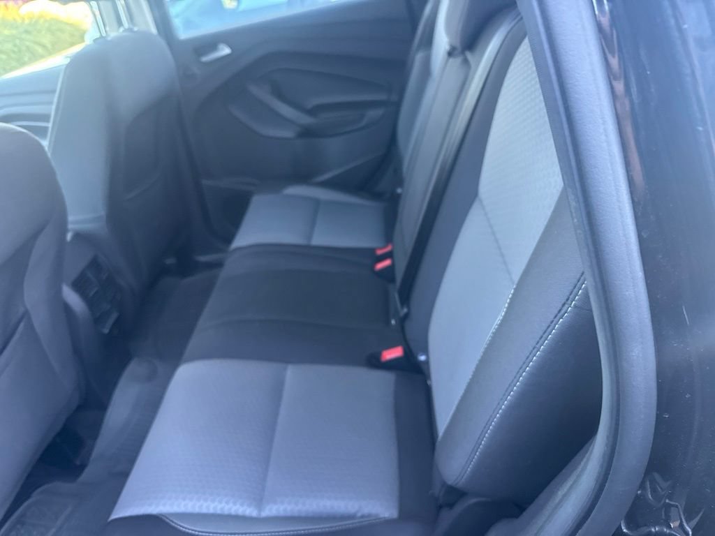 Used 2017 Ford Escape SE w/ Equipment Group 201A AWD/4WD image 9