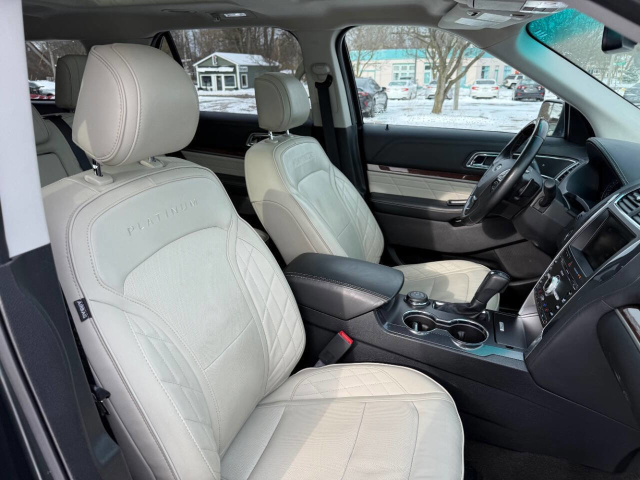 Used 2016 Ford Explorer Platinum image 30