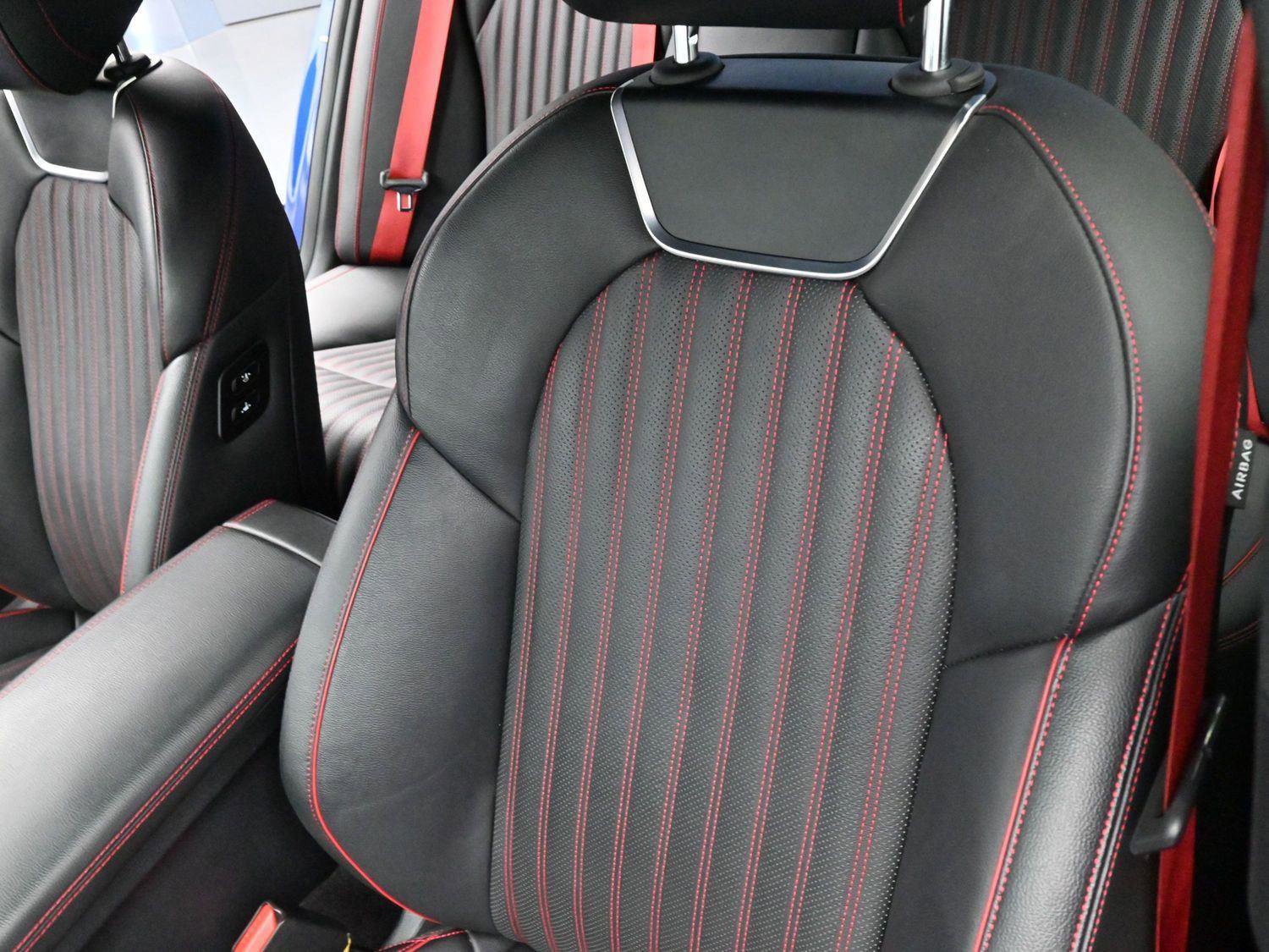 Used 2023 Genesis G70 2.0T w/ Sport Prestige Package image 15