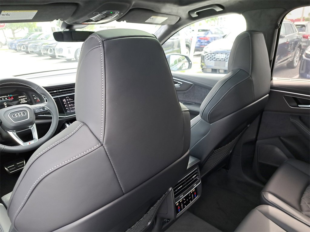 New 2026 Audi SQ7 Prestige image 25