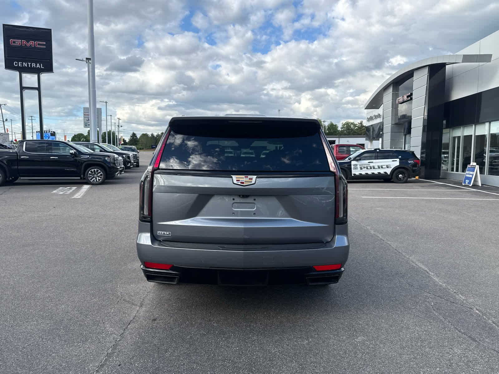 Used 2021 Cadillac Escalade Sport Platinum AWD/4WD image 4