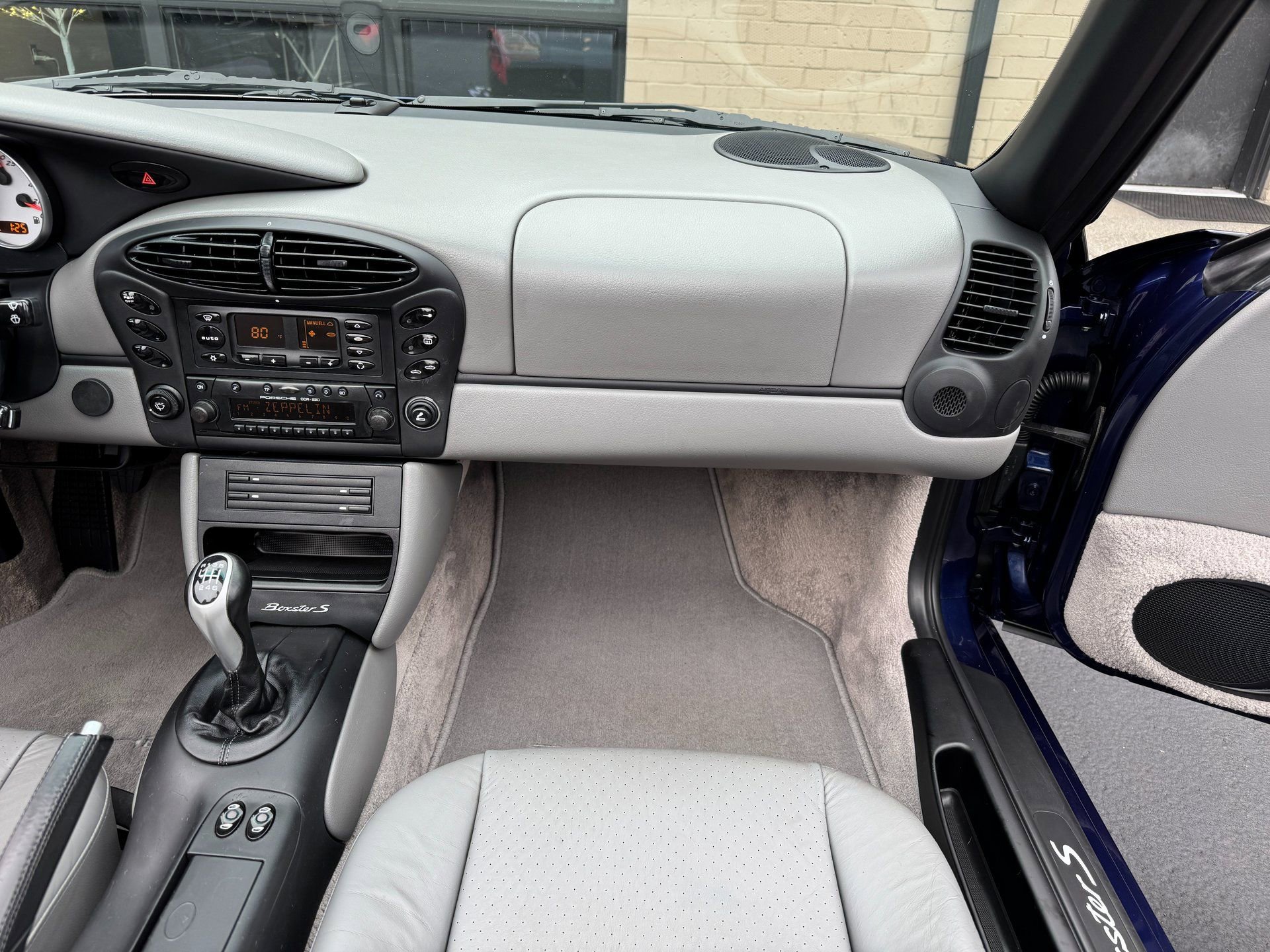 Used 2001 Porsche Boxster S image 28