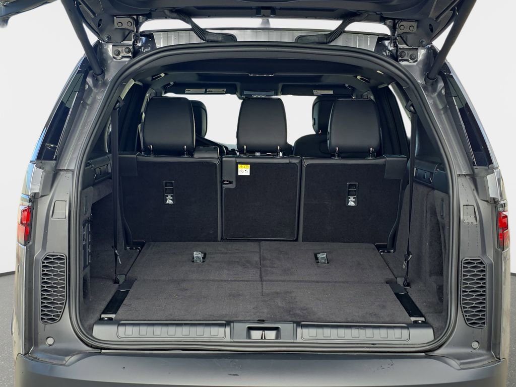 New 2026 Land Rover Discovery S AWD/4WD image 13
