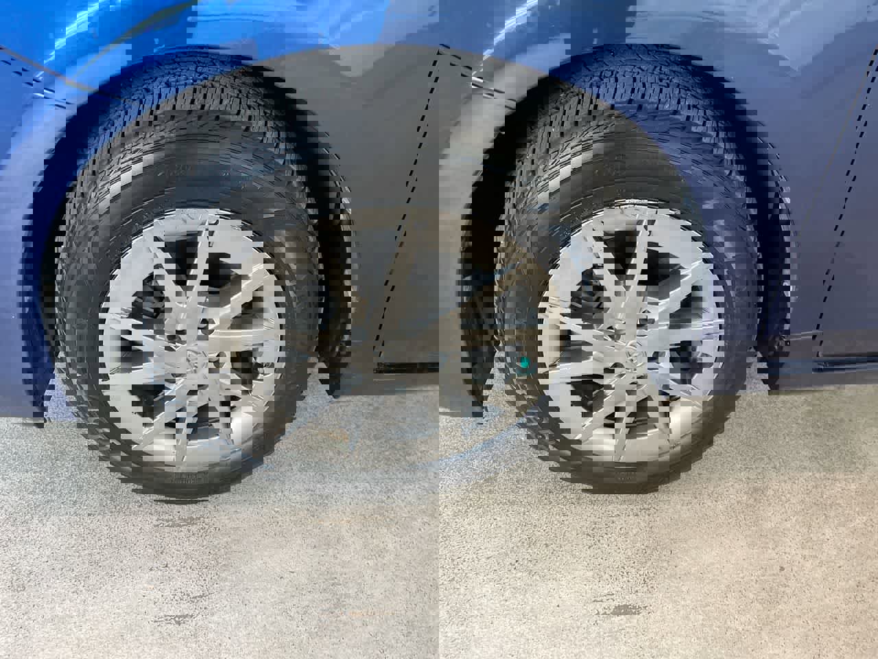 Used 2017 Toyota Prius V Four image 10