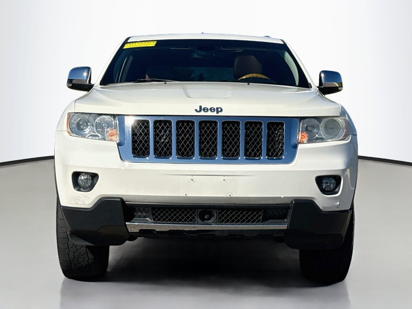 Used 2011 Jeep Grand Cherokee Overland AWD/4WD image 2