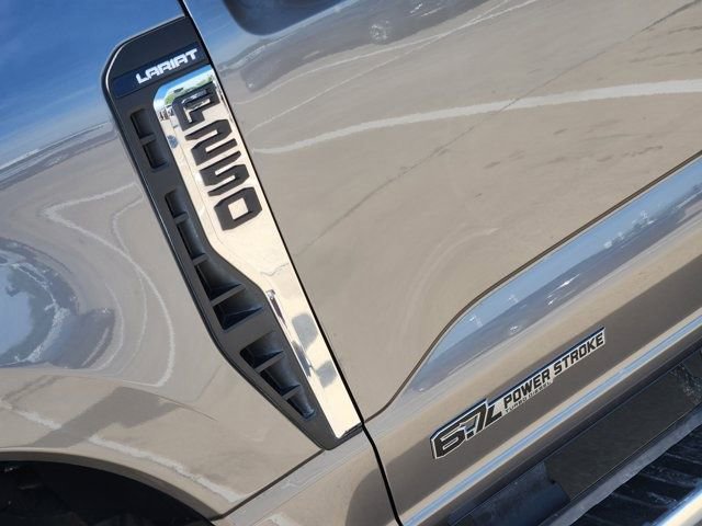 Used 2025 Ford F250 Lariat w/ FX4 Off-Road Package image 10