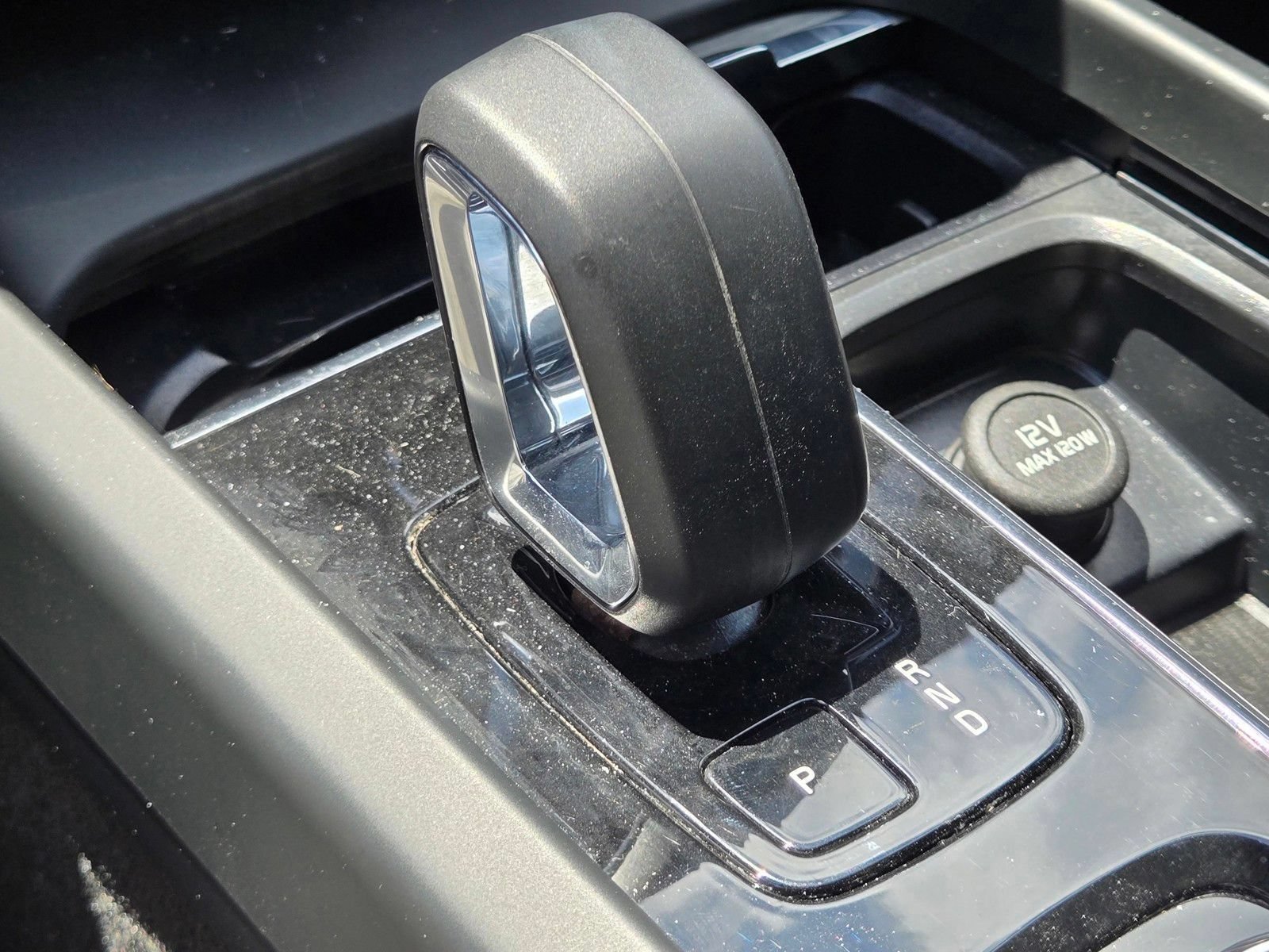 Certified 2025 Volvo XC60 B5 Plus AWD/4WD image 27