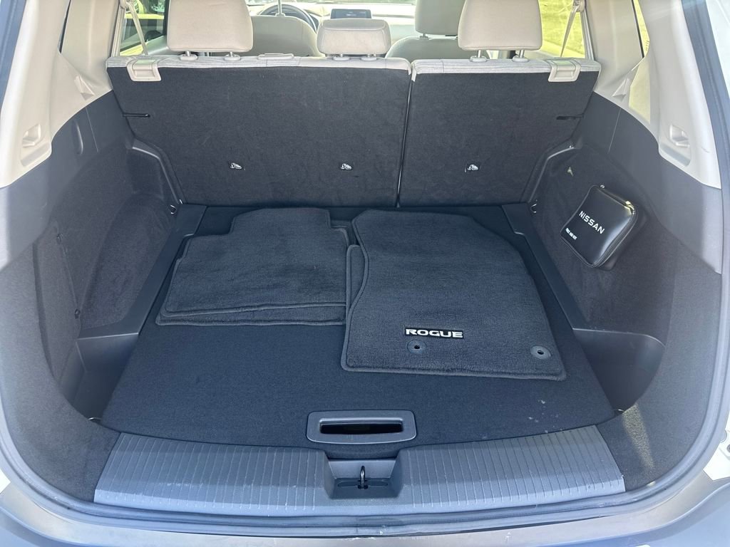 Certified 2023 Nissan Rogue SV image 21