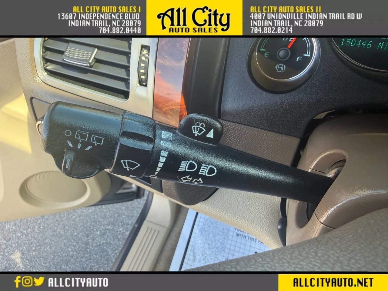 Used 2011 GMC Yukon XL SLT w/ SLT-2 Equipment Package RWD image 24