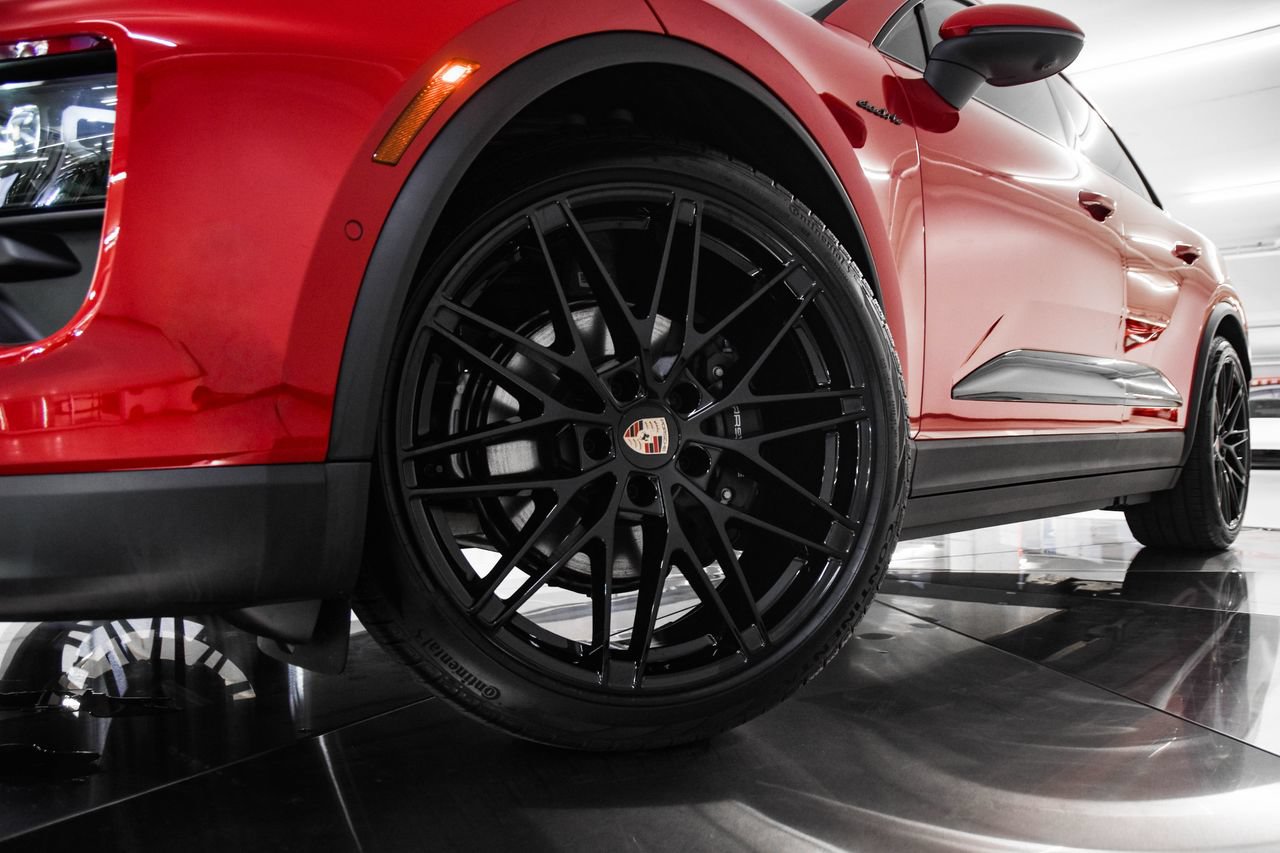 New 2026 Porsche Macan Electric RWD image 12