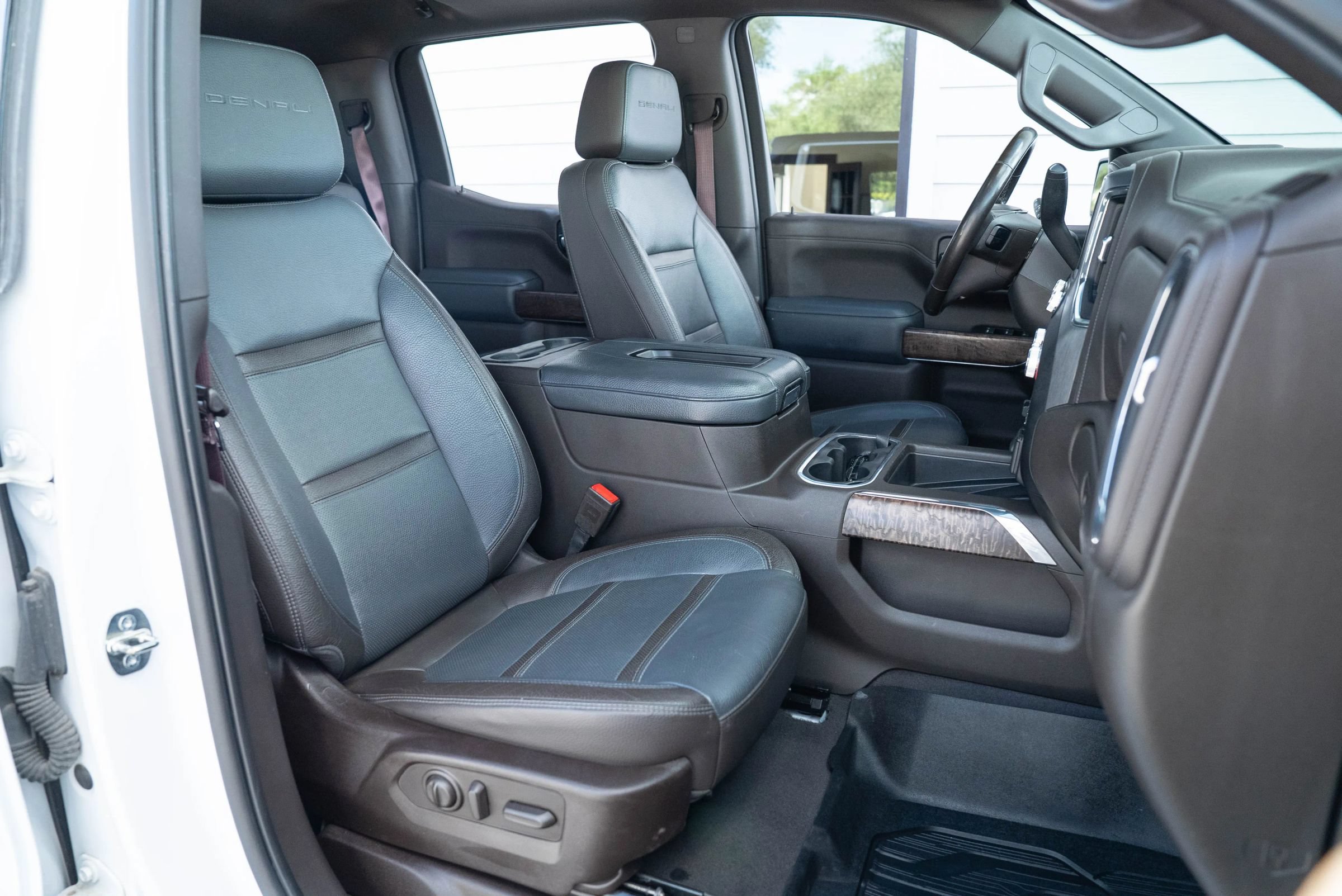 Used 2020 GMC Sierra 1500 Denali w/ Denali Premium Package AWD/4WD image 22