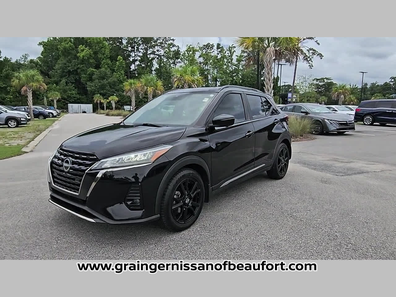 Used 2023 Nissan Kicks SR FWD image 21