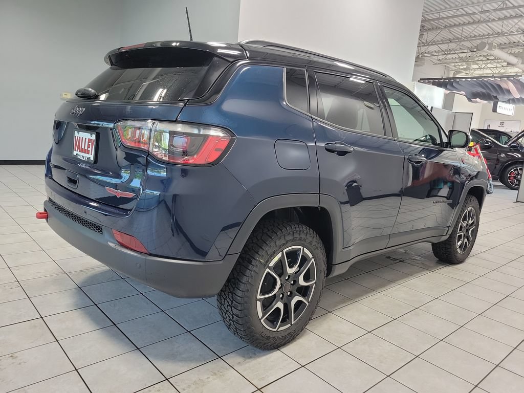 New 2026 Jeep Compass Trailhawk w/ Sun, Sound & Navigation Group AWD/4WD image 8