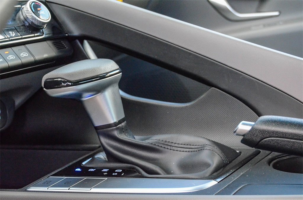 Certified 2024 Hyundai Elantra SEL image 21