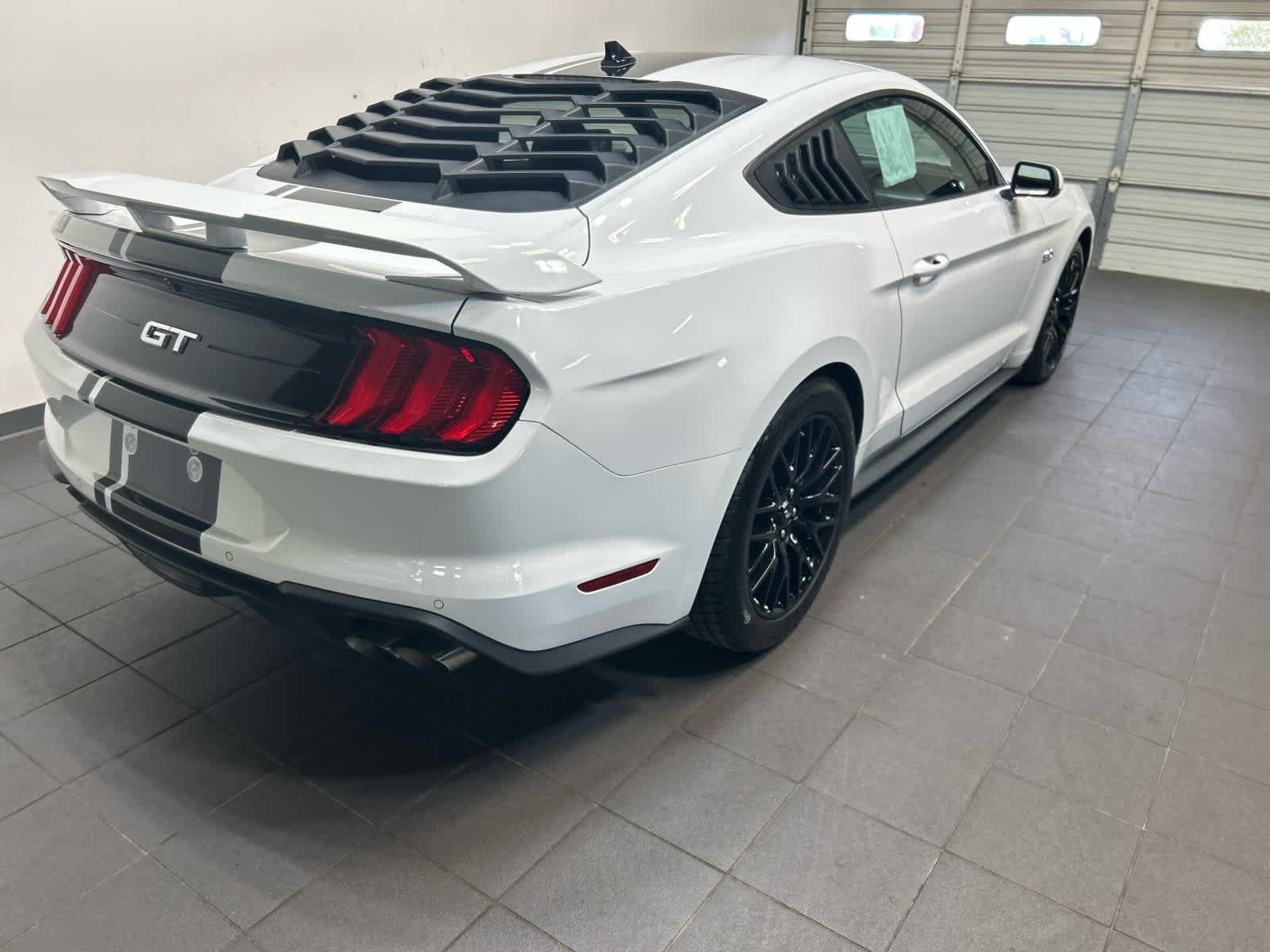 Used 2022 Ford Mustang GT Premium w/ GT Performance Package RWD image 3