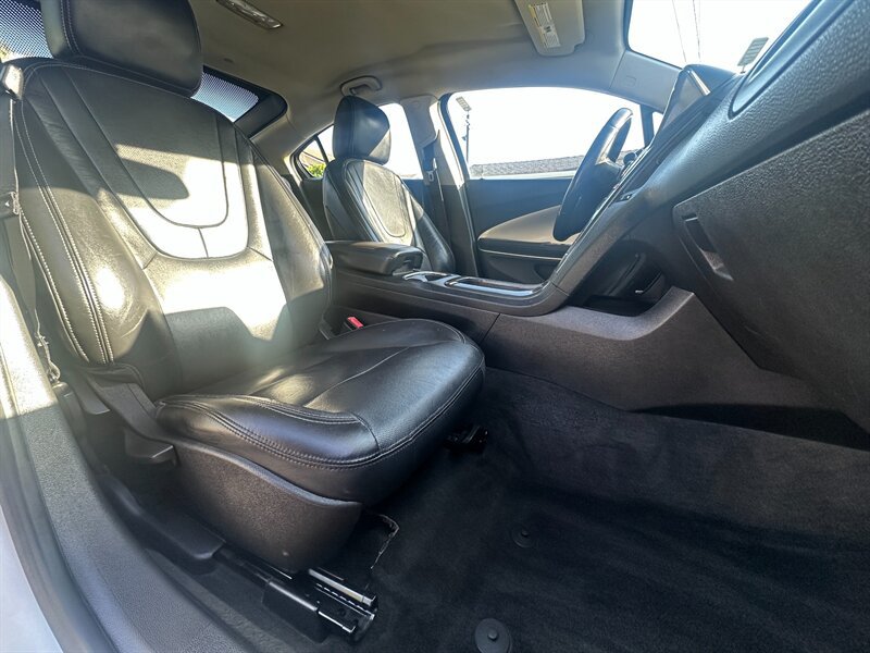 Used 2012 Chevrolet Volt Premium w/ Premium Trim Package FWD image 12