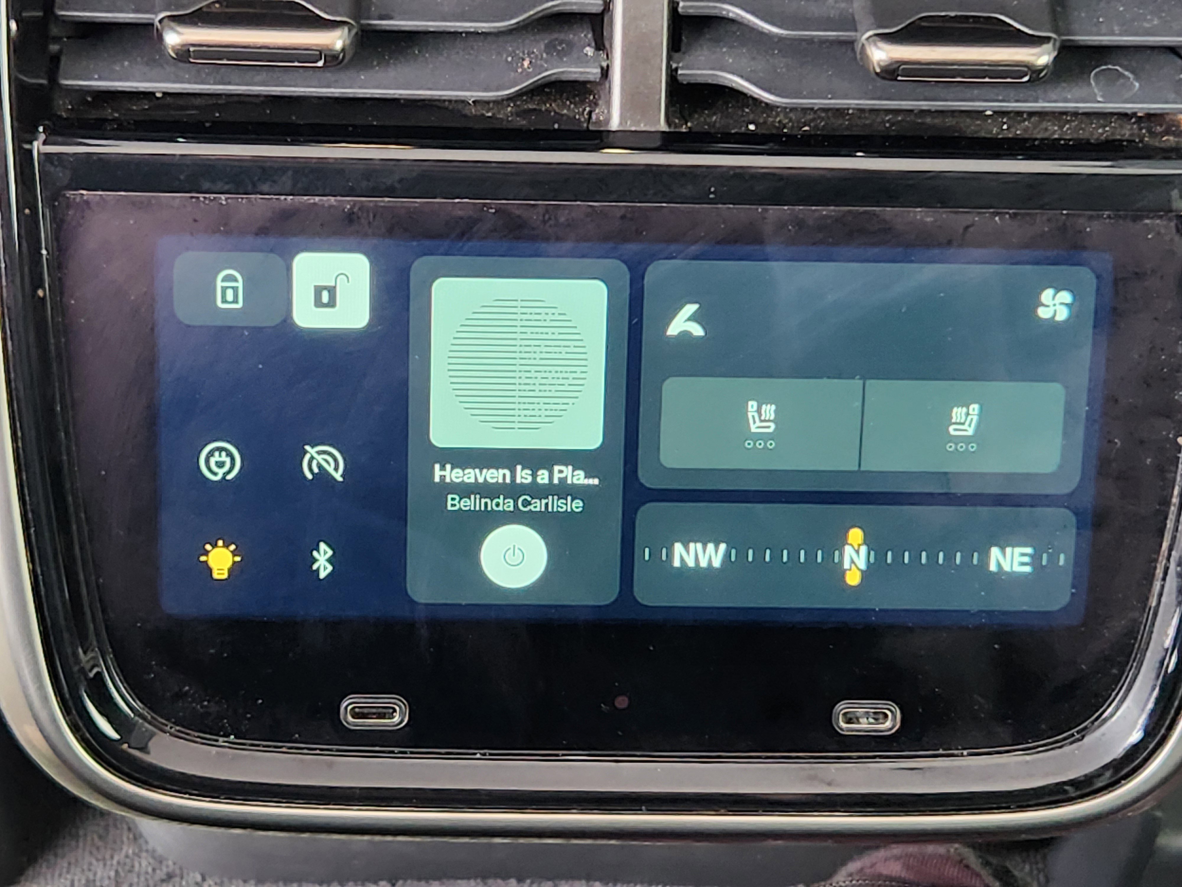 Used 2024 Rivian R1S Adventure image 13