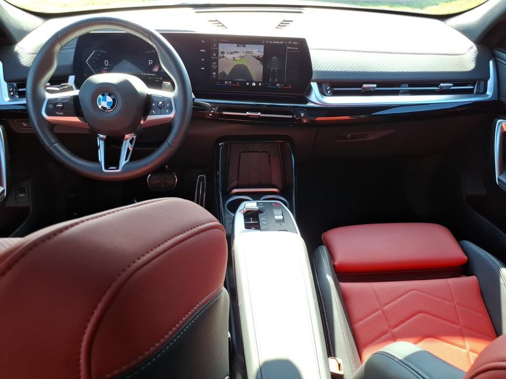 Used 2025 BMW X2 xDrive28i AWD/4WD image 11