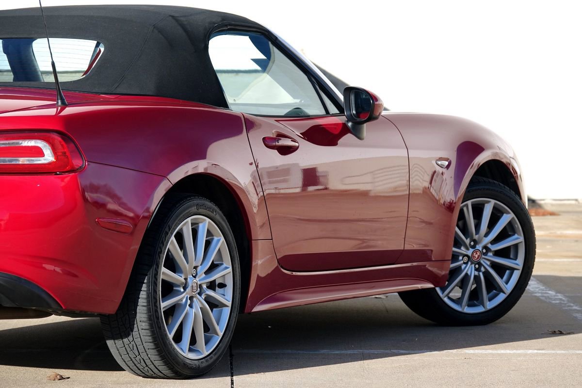 Used 2018 FIAT 124 Spider Lusso w/ Navigation & Sound Group image 31