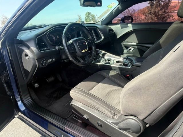 Used 2016 Dodge Challenger R/T w/ Driver Convenience Group image 8