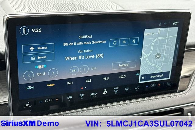 Used 2025 Lincoln Corsair FWD w/ Rear Removable Package Tray image 24