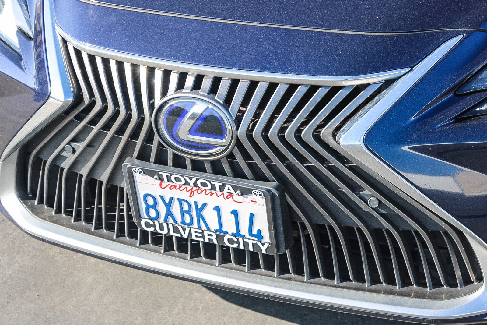 Used 2021 Lexus ES 300h w/ Premium Package image 6