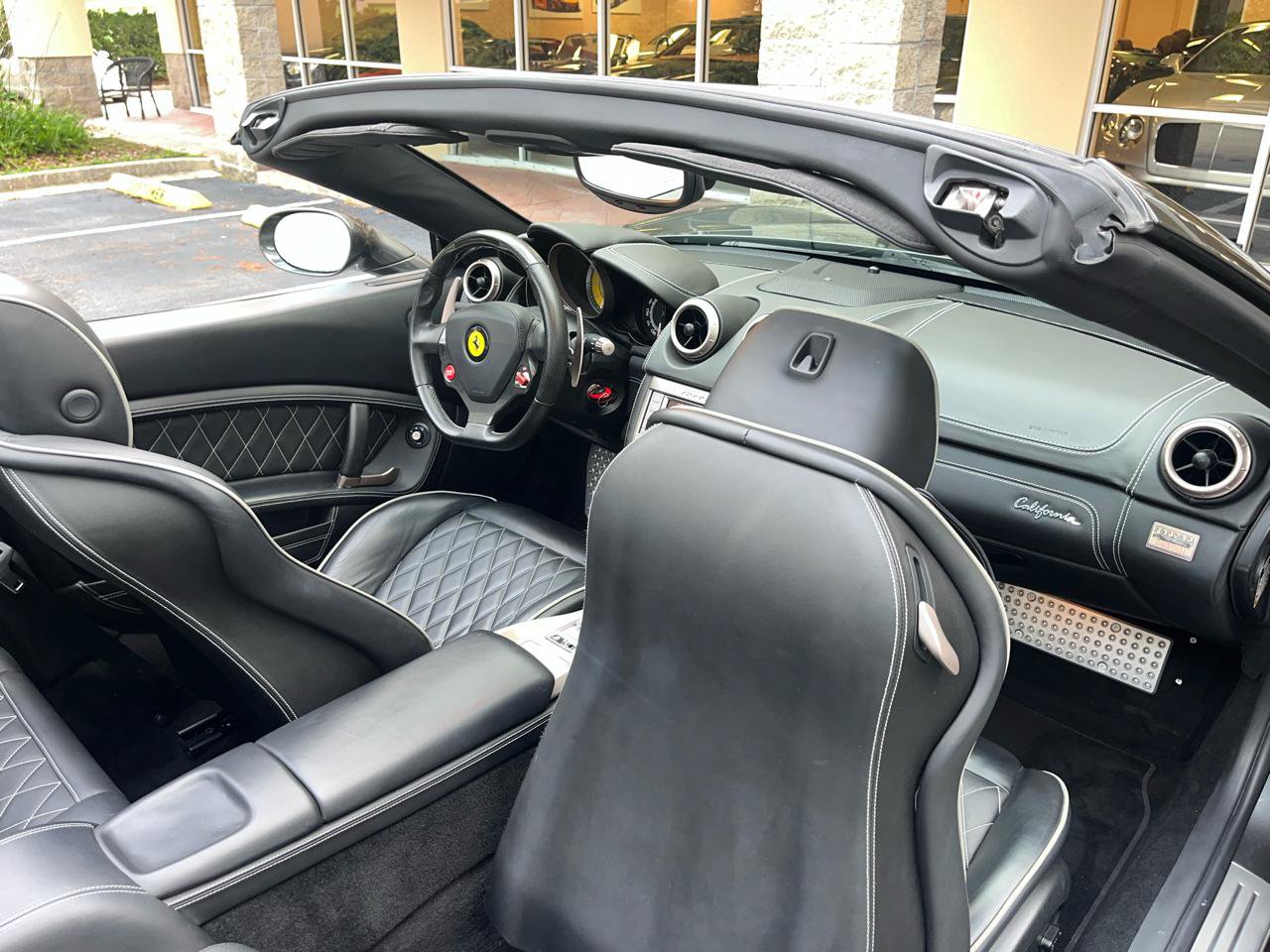 Used 2011 Ferrari California RWD image 43
