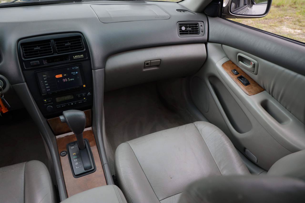 Used 1998 Lexus ES 330 w/ Leather Trim Pkg FWD image 22
