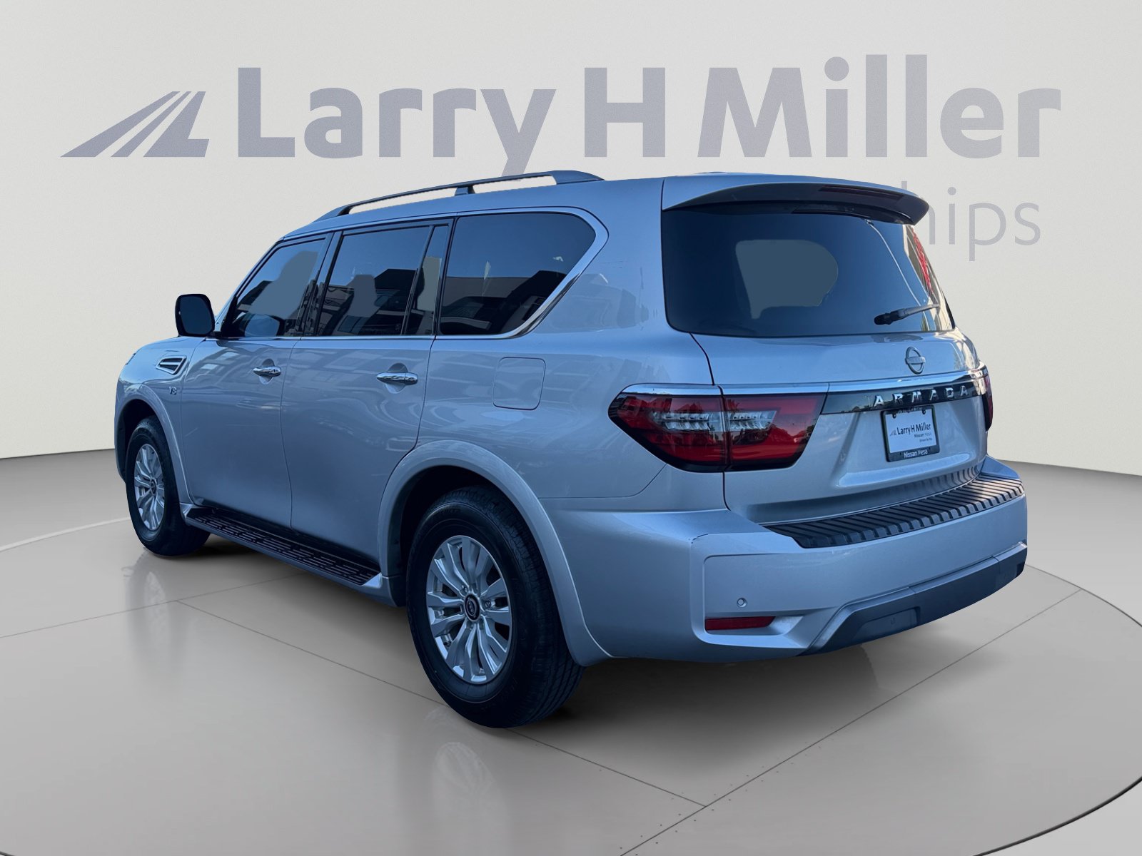 Used 2022 Nissan Armada SV RWD image 3