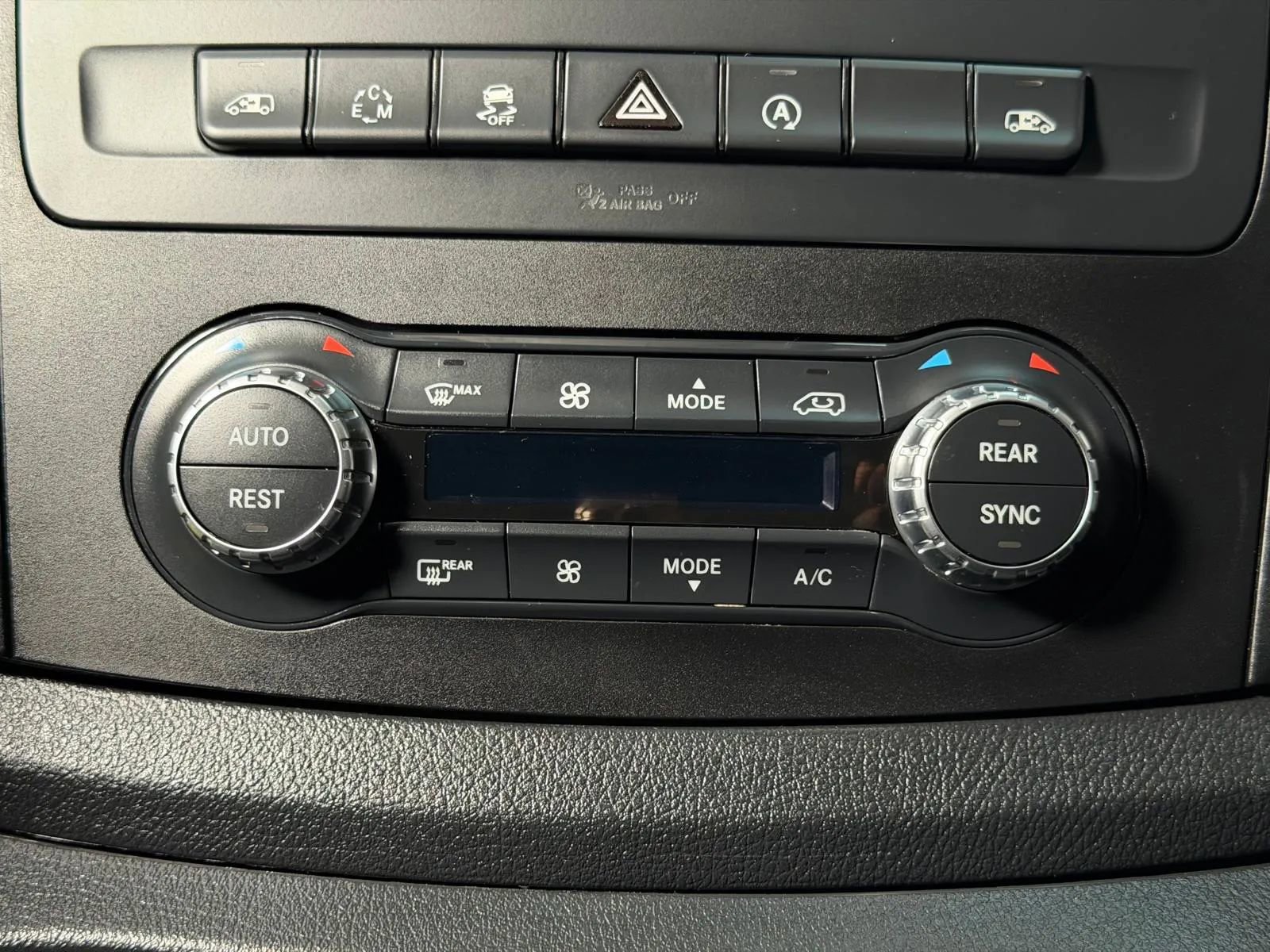 Used 2016 Mercedes-Benz Metris Passenger w/ Driver Efficiency Package image 27