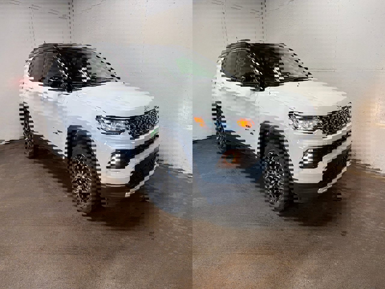 Used 2025 Jeep Compass Limited image 1