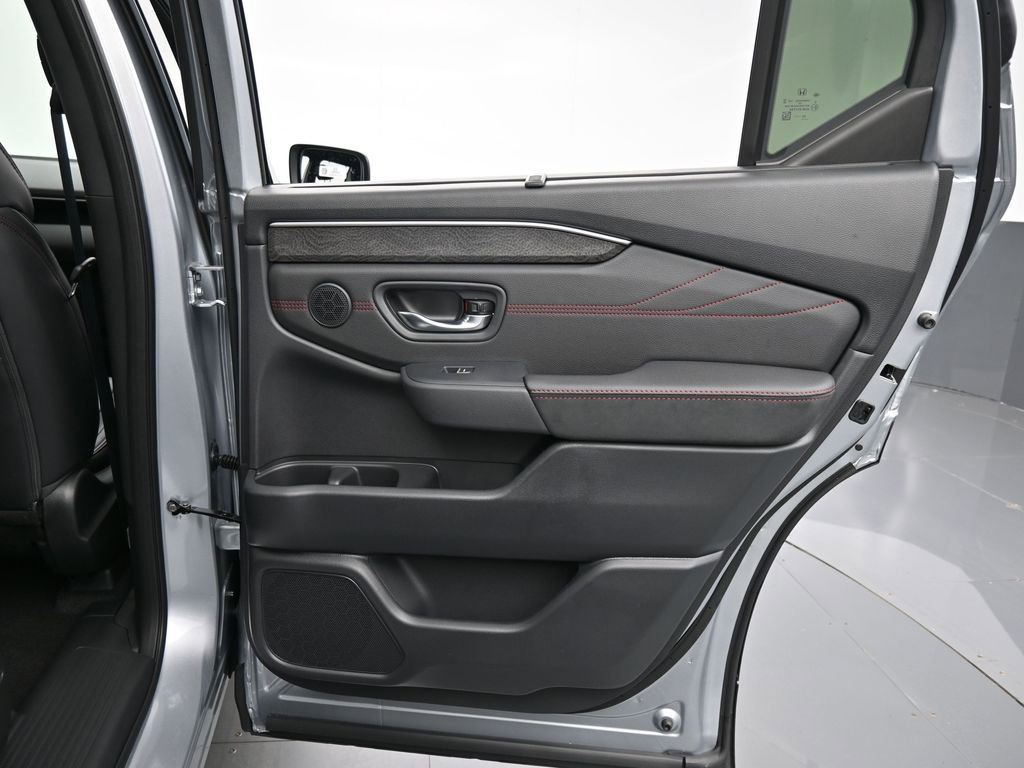 New 2026 Honda Pilot Black Edition image 40