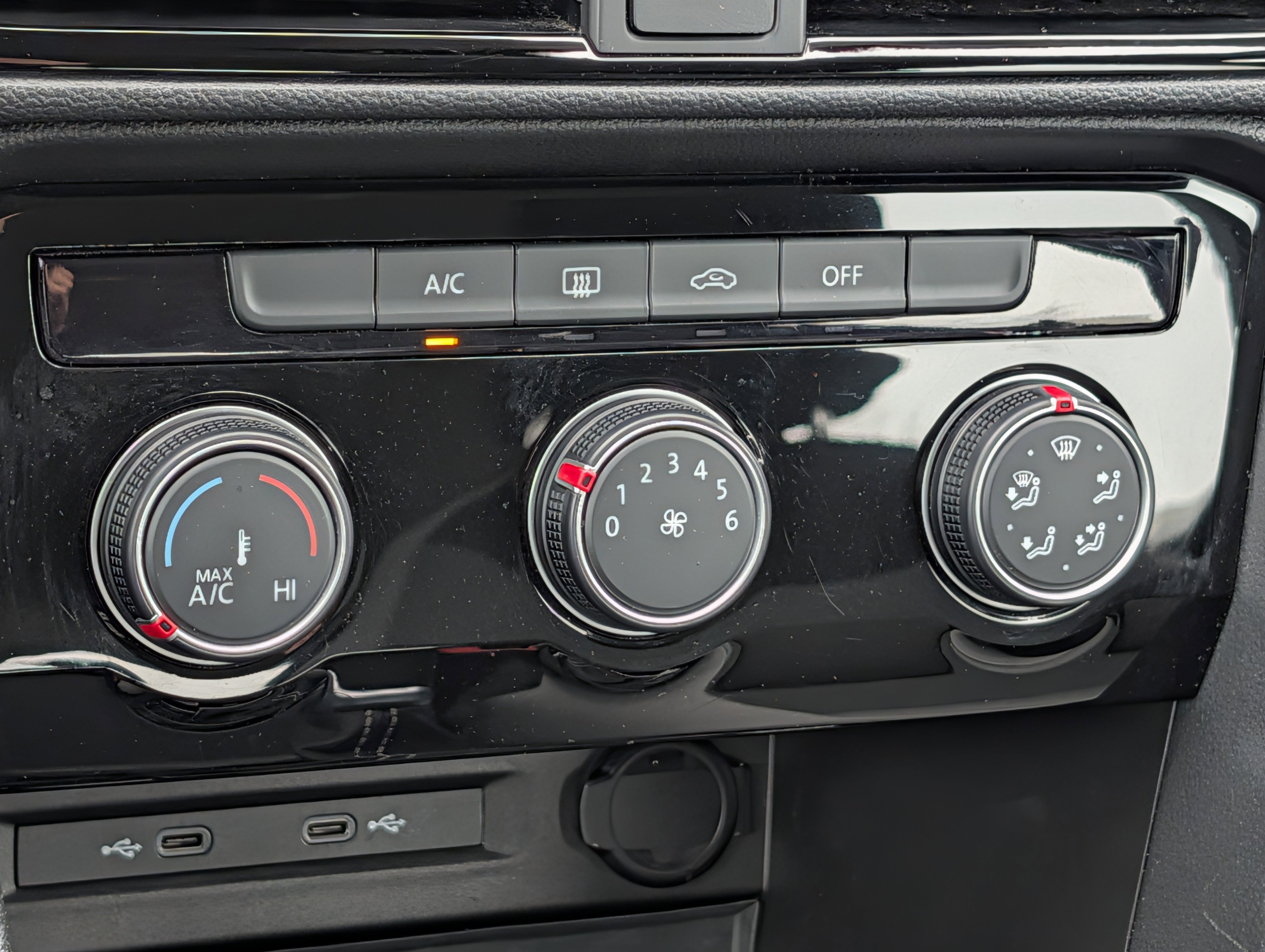 Certified 2024 Volkswagen Taos S FWD image 23