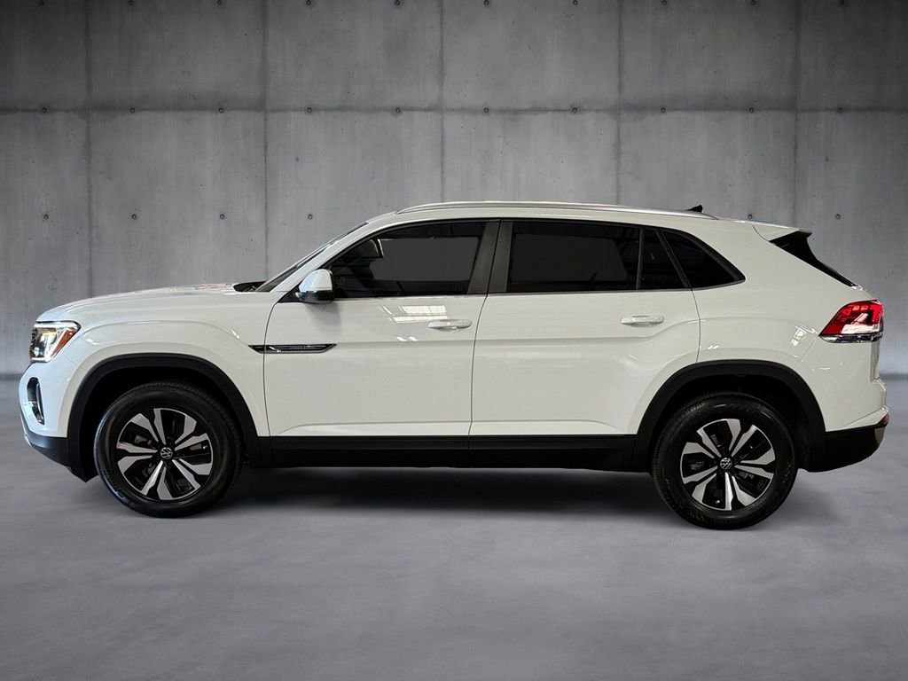 Used 2024 Volkswagen Atlas Cross Sport SE image 2